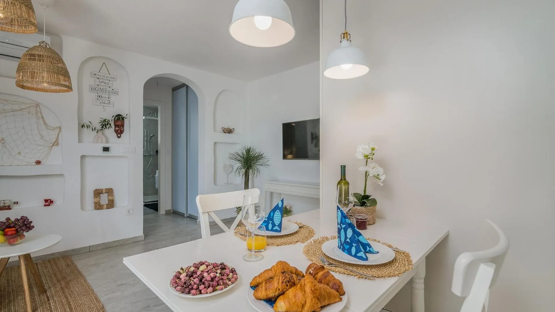 Deluxe Apartments Vantacici